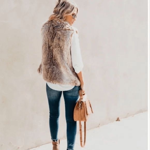 TCEC Faux Fur Fully Lined Vest, Size Medium - Picture 3 of 9